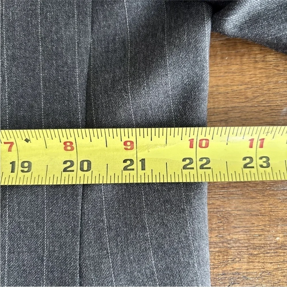 Lauren Ralph Lauren Men's 2 Button Wool Blazer Size 44L Gray Striped